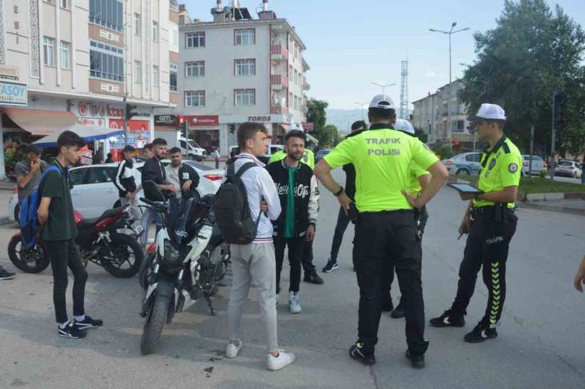 Tokat'ta trafik ekiplerinden motosiklet uygulaması