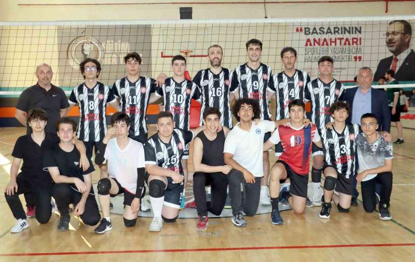 Zonguldak Voleybol Kulübü milli voleybolcu Kadir Cin'i ağırladı