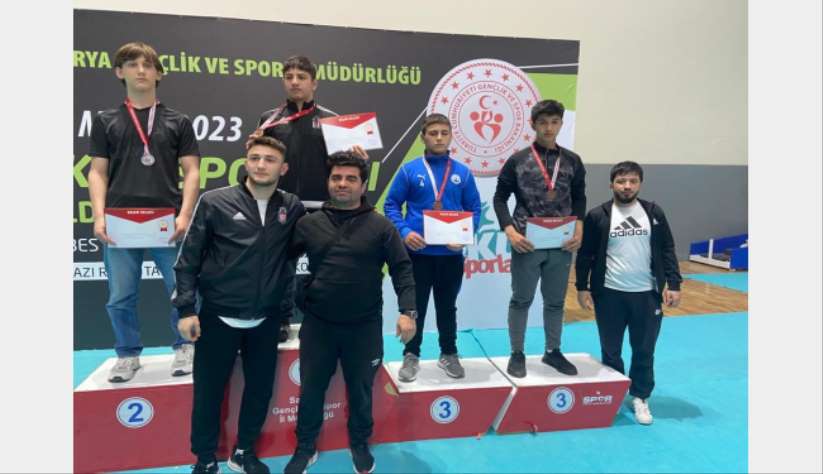 Alaplı Pehlivanlar madalyayla döndü